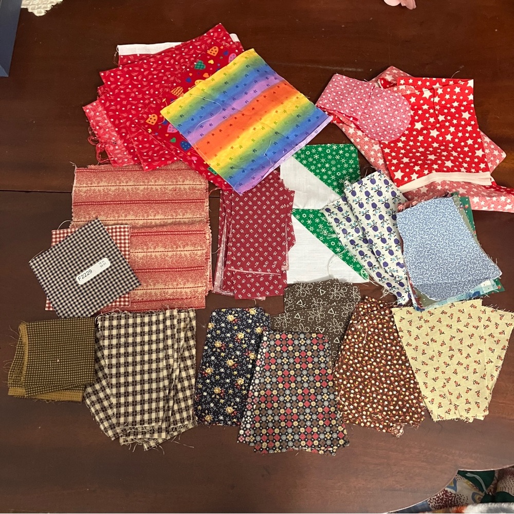 Lot of Vintage Quilting Fabric Pieces & Fabric Remnants